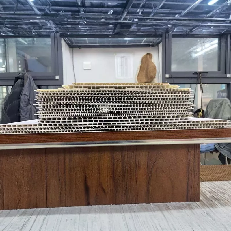 Камена пластична композитна плоча